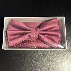 Bow tie